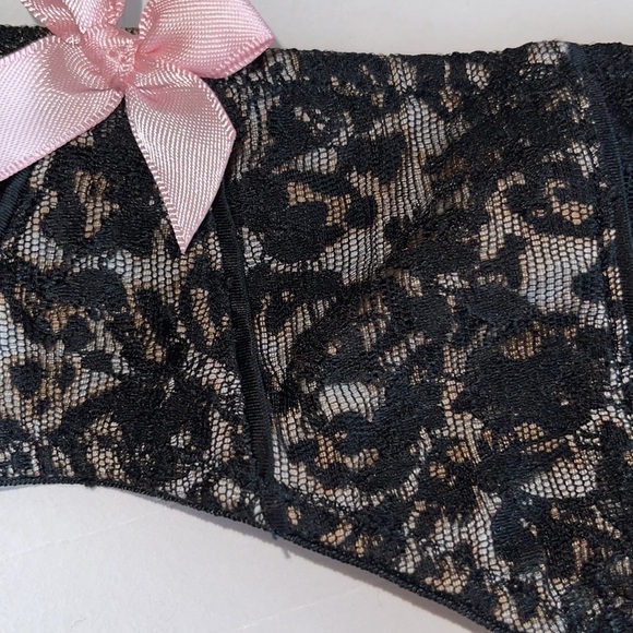 Victoria’s Secret Animal Print Under Black Lace Garter Belt - Picture 3 of 7